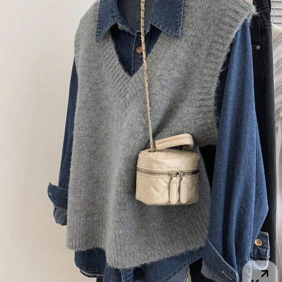 Womens Abercrombie Gray Sweater Vest • Small • Preppy Layering • Varsity • Y2K - Picture 1 of 16